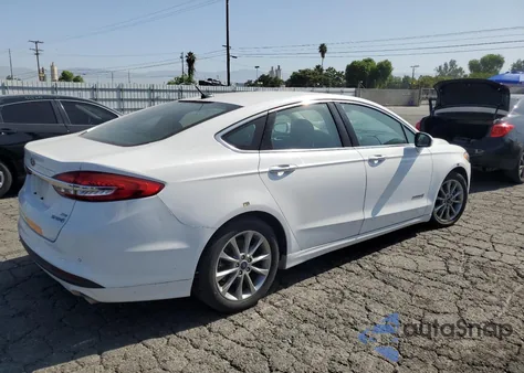 2017 Ford Fusion Se Hybrid z USA, uszkodzony, nr VIN 3FA6P0LU8HR409739